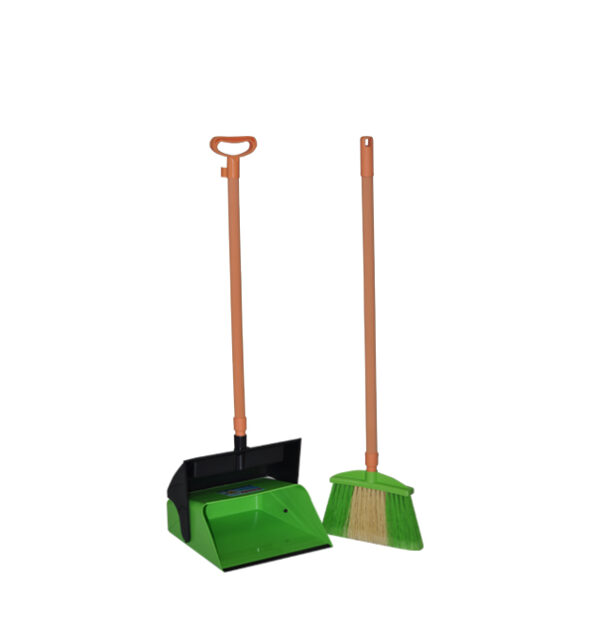 Pengki & Sapu Plastik Sampah Lion Star DP-16 Vivian Dustpan Set 130 (2) Pengki & Sapu Plastik Sampah Lion Star DP-16 Vivian Dustpan Set 130 Ukuran 285 x 115 x H 790 mm | Raja Plastik Indonesia