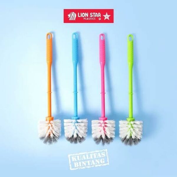 Sikat WC Toilet Lion Star BO-31 Livina Toilet Brush No.120 (2) Sikat WC / Toilet Lion Star BO-31 Livina Toilet Brush No.120 Ukuran Ø 77 x H 380 mm | Raja Plastik Indonesia