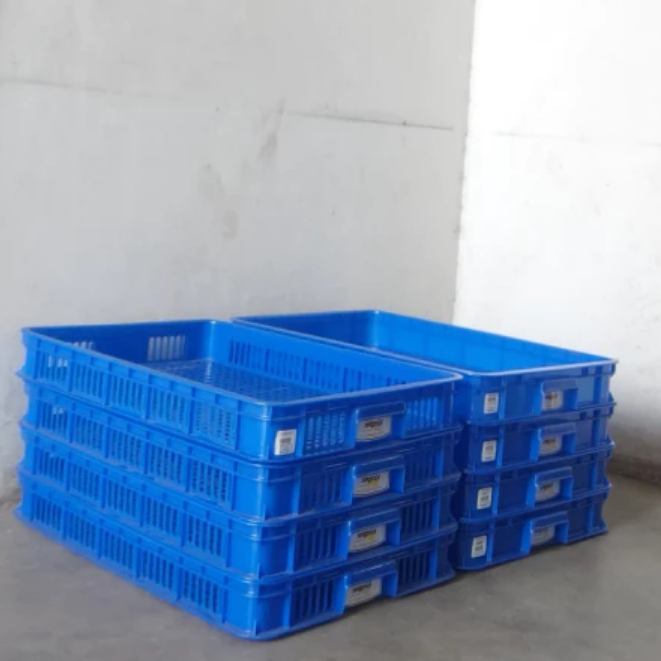 CONTAINER BOX INDUSTRI PLASTIK 16 LITER KIRAPAC 7251 LBG (LUBANG), WARNA BIRU HIJAU KUNING, UKURAN 61,3 x 42,9 x 7,9 cm| RAJA PLASTIK INDONESIA